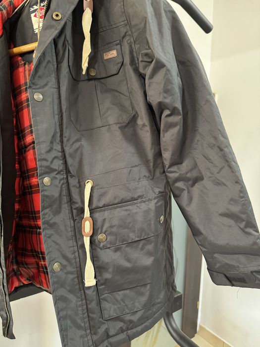 Geacă iarna de la Lee Cooper