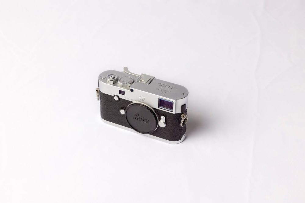 Leica MP (Typ 240) Digital Rangefinder Camera Body Silver