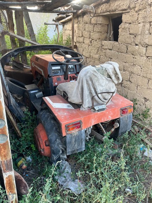 В продаже мини трактор