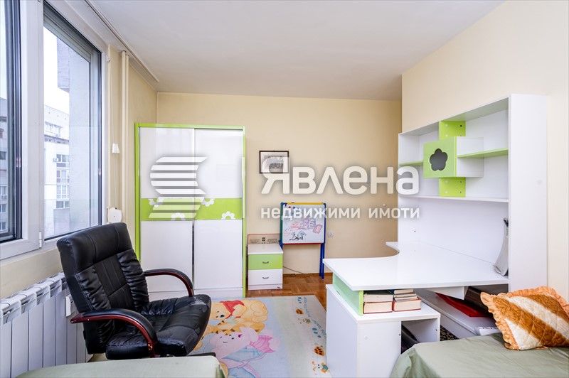 Продава се Тристаен апартамент в София, Младост 4 - 100 кв.м за 3500 €/кв.м - Снимка #9
