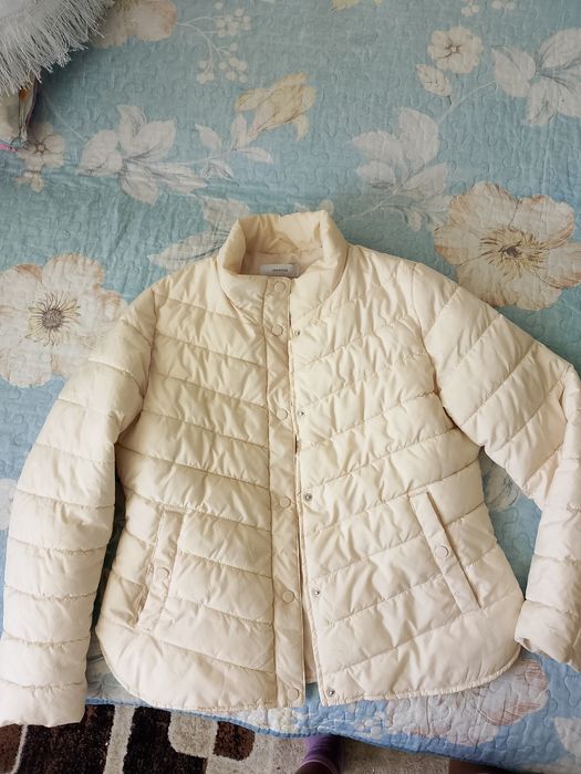 Продам женские куртки