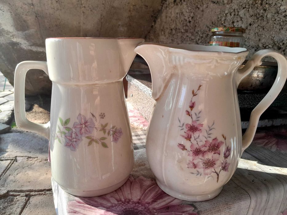 Четири кани от стар български порцелан 
цена -15лв едната