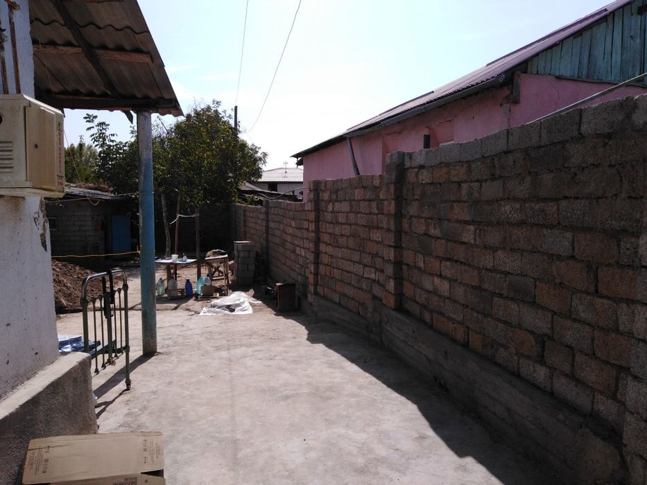 Янгибозорни сентирида уй