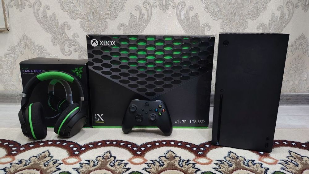 Xbox series X 1 джостик и Наушники состояние как новый
