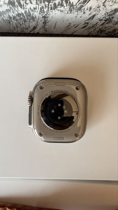 Apple Warch Ultra 49 mm, като нов, пълен комплект!