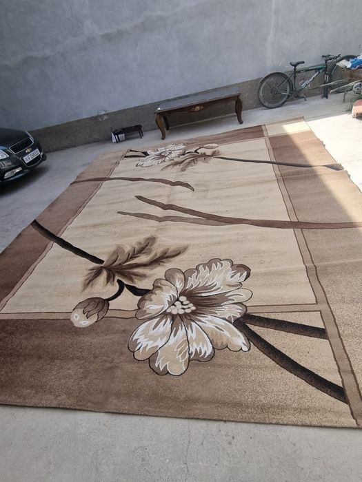 Гилам сотилади 2та бир хил 4м га 5м холати янги