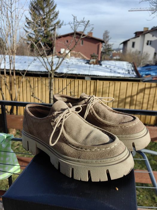 Дамски обувки  от естествени материали