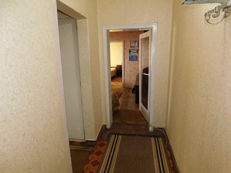 Продава се Двустаен апартамент в Търговище, Център - 60 кв.м за 2 €/кв.м - Снимка #4