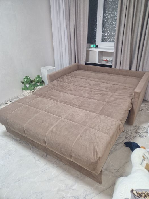 Диван. В хорошем состоянии. 160/220