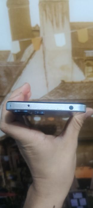 Redmi 12 сатам срочна