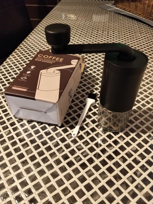 Vind rîșniță cafea manuală nefolosită