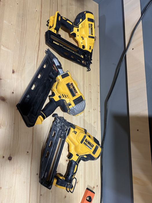 Trei pistoale dewalt, dcn660 si dcn682