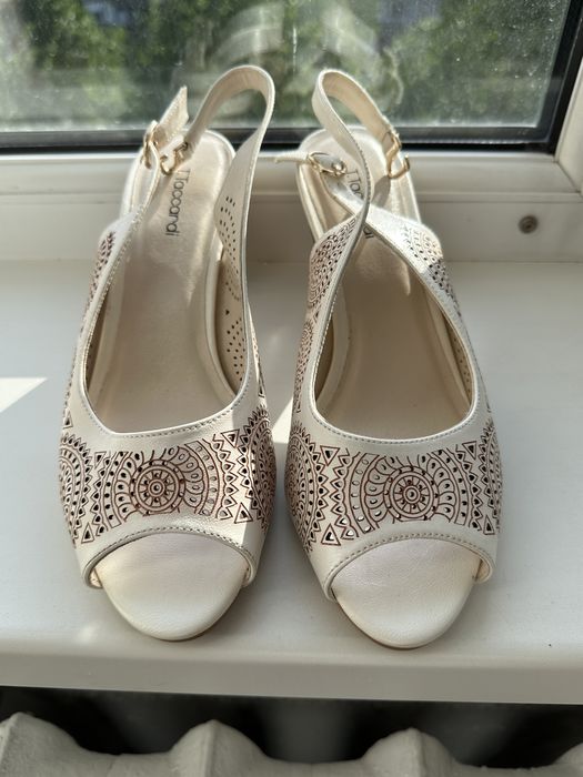 Продам обувь , размер 38