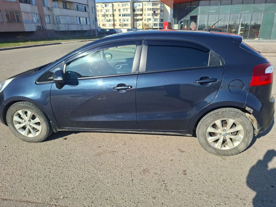 Продаю Кио рио 2014 года