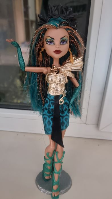 Нифера де Нил, Бу йорк