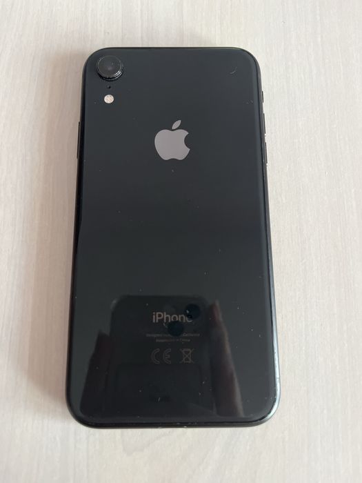 Телефон iPhone XR