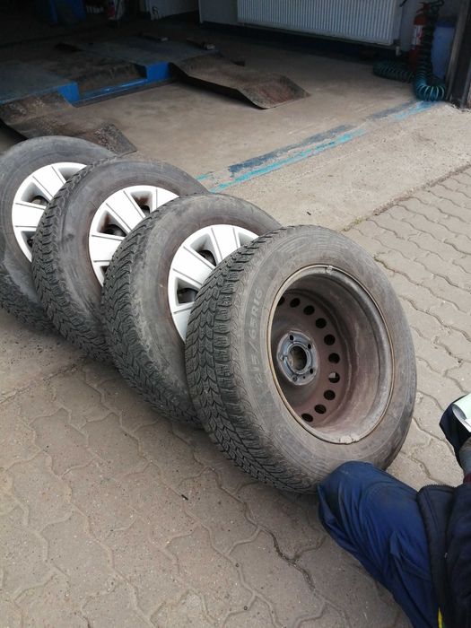 Jante tablă Nissan Qashqai J10 16” + anvelope iarnă + capace originale