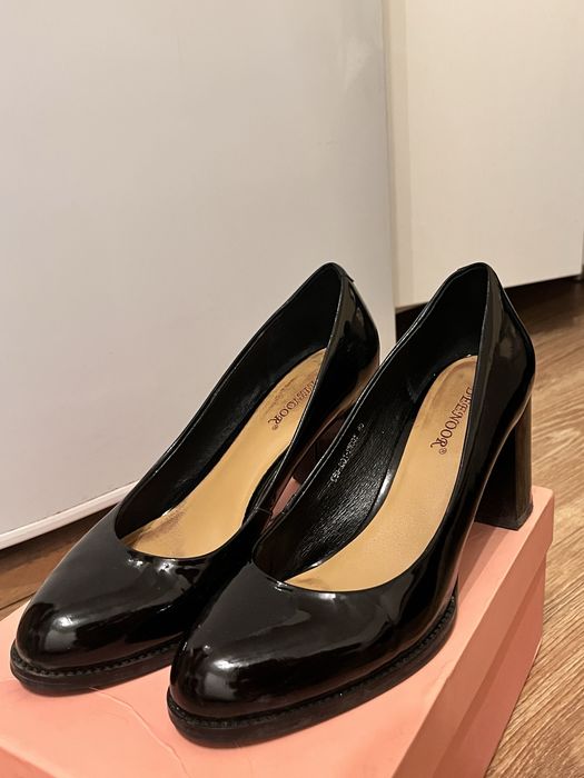 Женский черный туфли 40размер