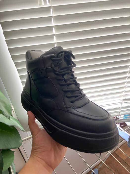 Зимняя кожаная обувь