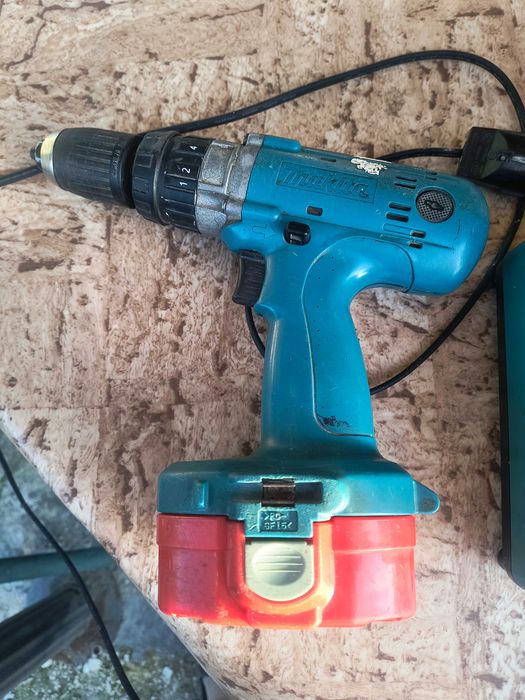 Винтоверт makita  ДС1804Т  18V 3000 mAH 54Wh