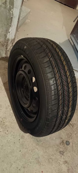 Резервна гума от Тойота Корола Версо 2002 г.