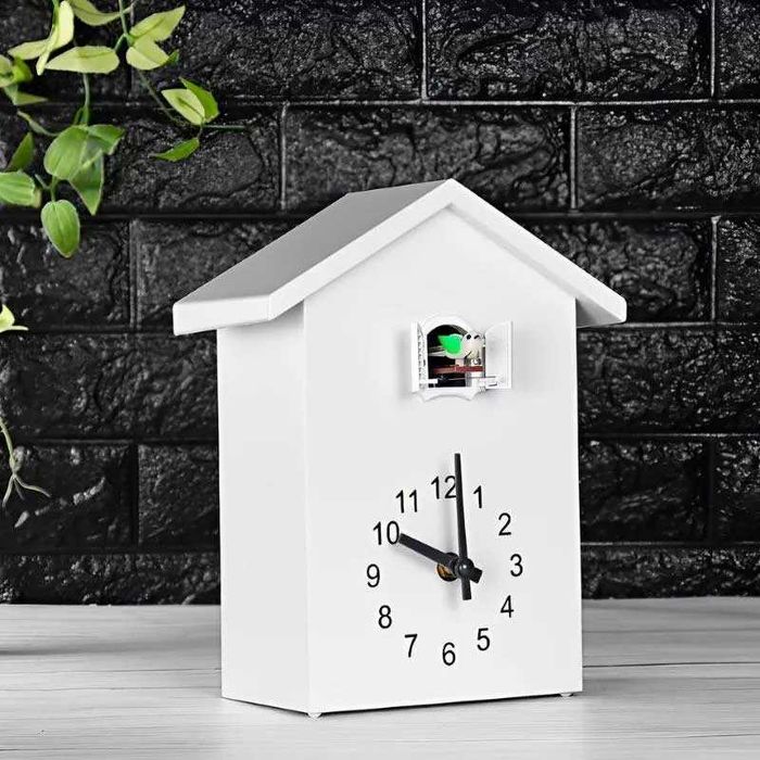 Стенен часовник с кукувица и махало