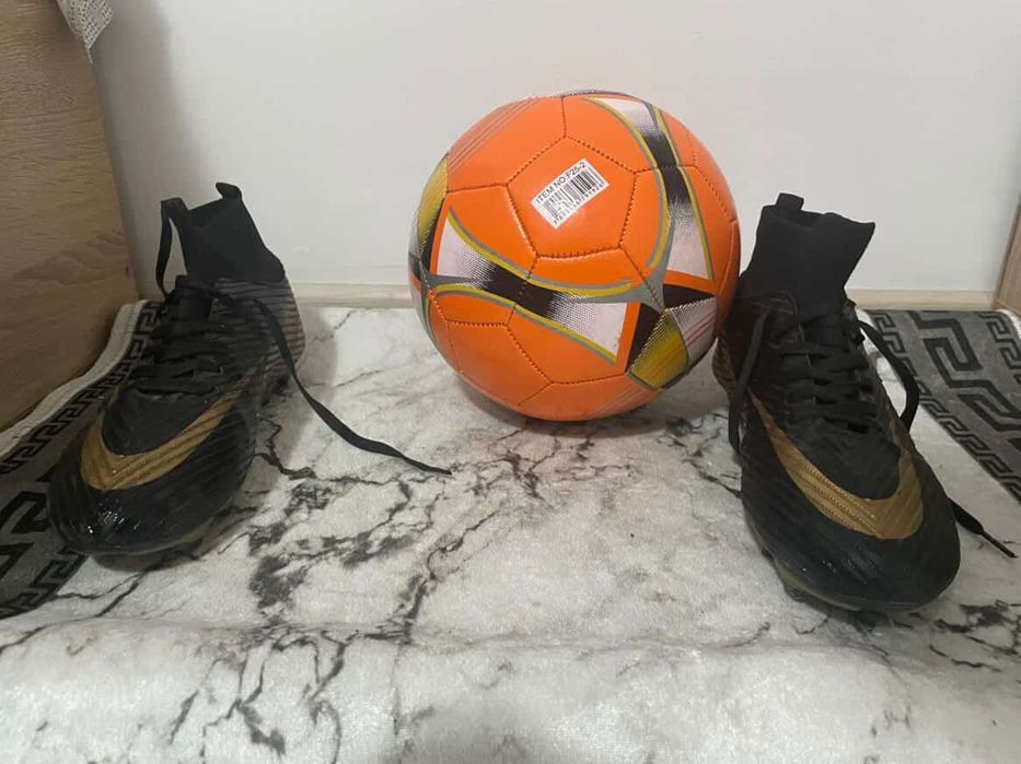 Футболни бутонки №42 + ПОДАРЪК топка