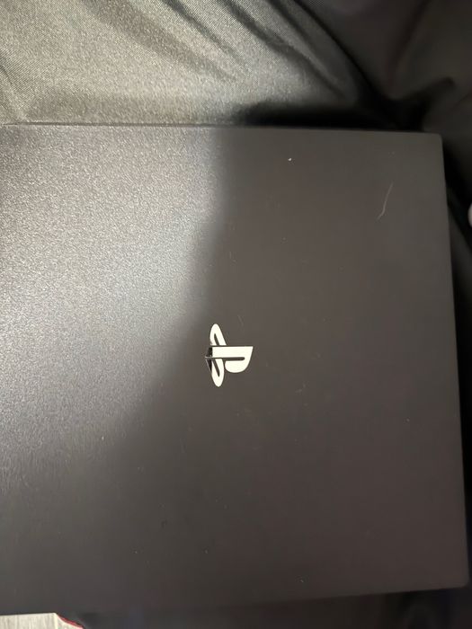 ps4 pro cu un controller 1TB