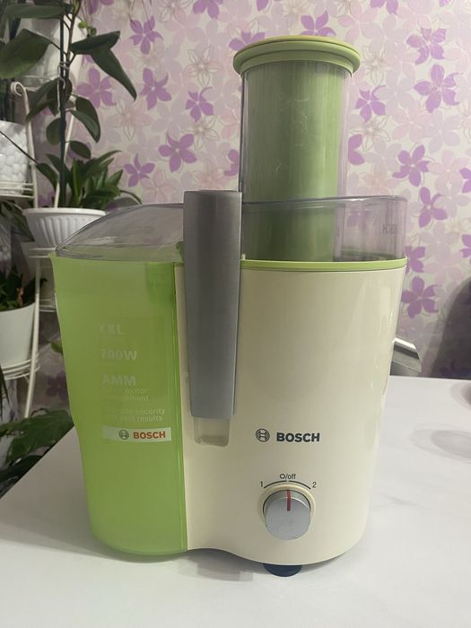 Соковыжималка Bosch MES25G0 белый, зеленый