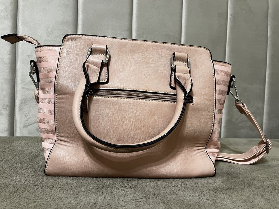 Дамска чанта цвят пепел от рози нова