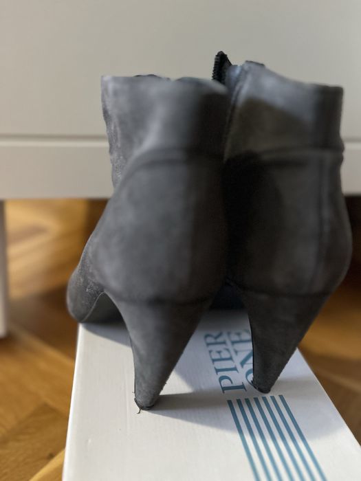 Боти Bronx и балеринки Pier One