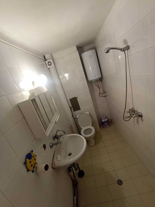 Дава се под наем Двустаен апартамент в Бургас, Възраждане - 52 кв.м за 200 € - Снимка #3