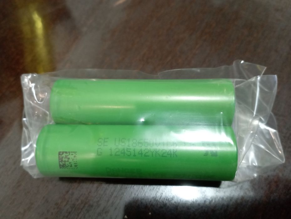 Продавам две Lithium-ion батерии