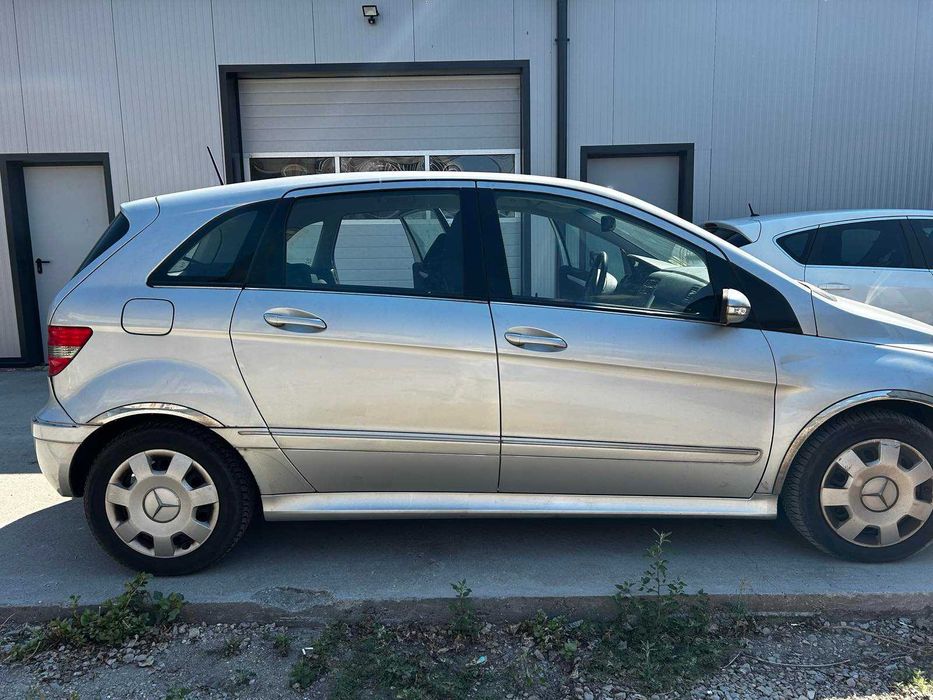 Mercedes B -Class на части или цяла