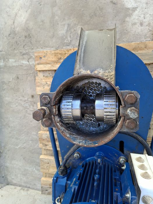 Granulator de cereale/masina de peleți