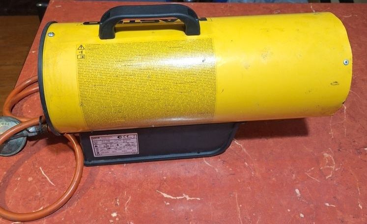 Generator industrial aer cald