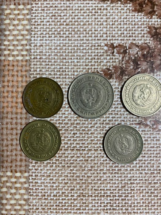 Продавам стари монети