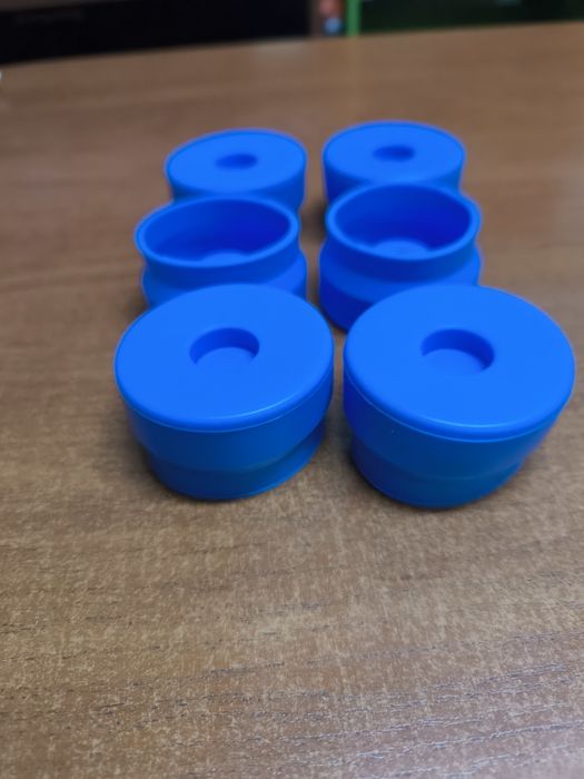 Тапи за туби , галони за вода