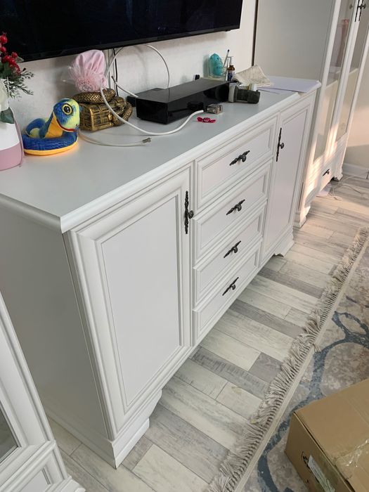 Продам шкаф витрину для гостиной