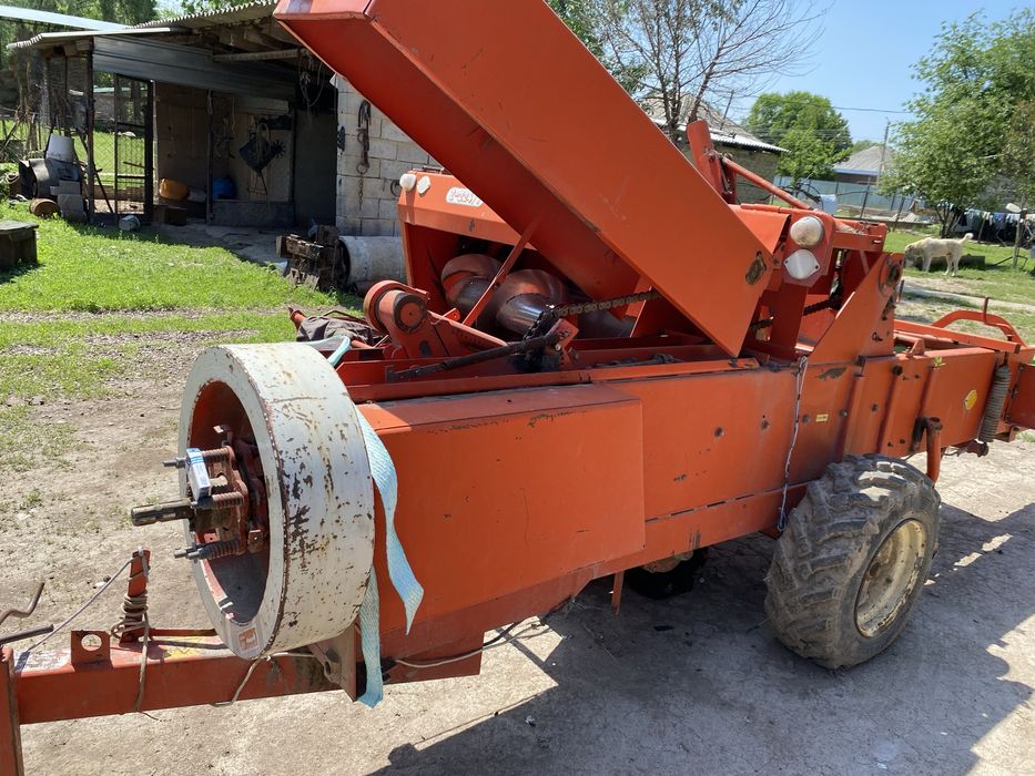 Трактор МТЗ 80 прессподборщик сипма.