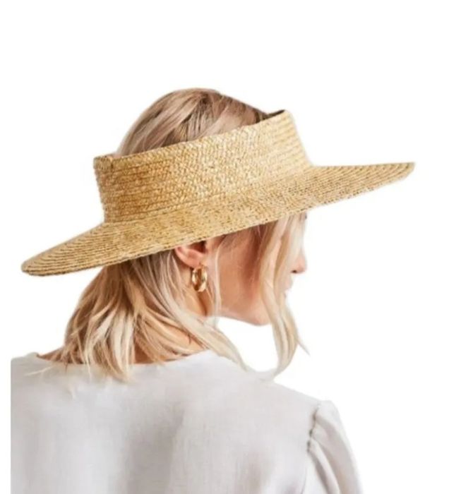Соломенная шляпа с открытым верхом фирмы Zara