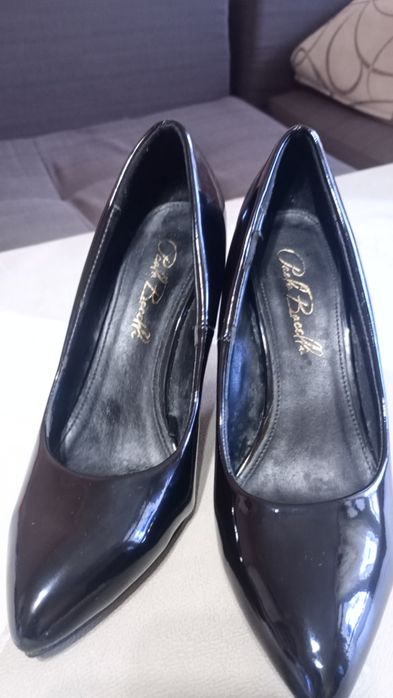 Дамски лачени обувки на платформа размер 36