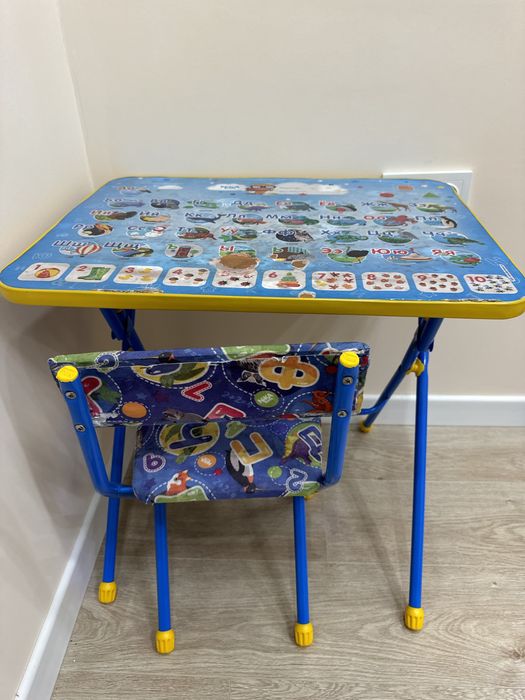 Стульчик со столиком