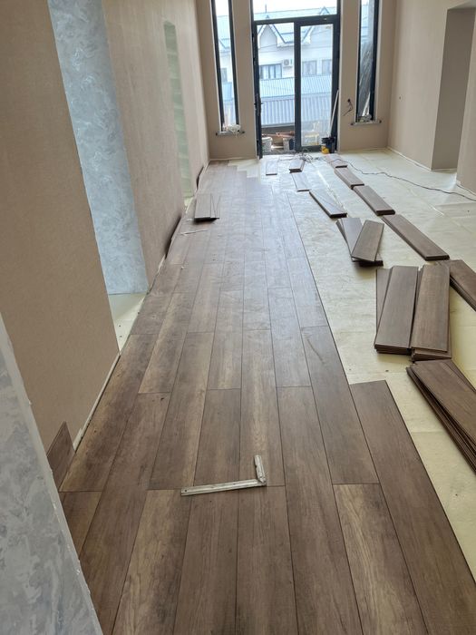 Laminat tarket teramiz plintus