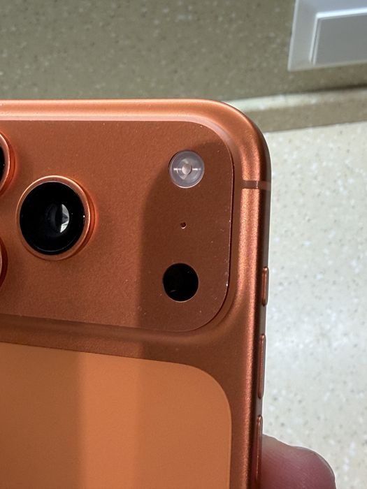 Iphone 17pro orange