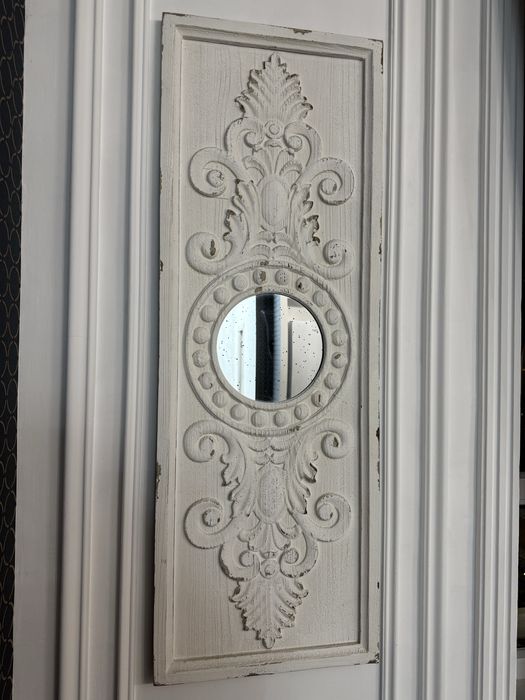 Настенное декор с круглым зеркалом