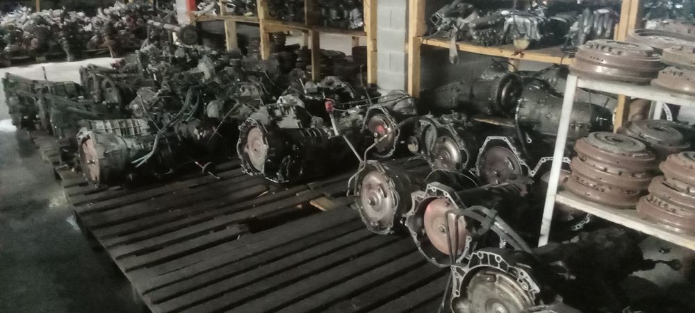 Авто разбор Ауди Мерседес.