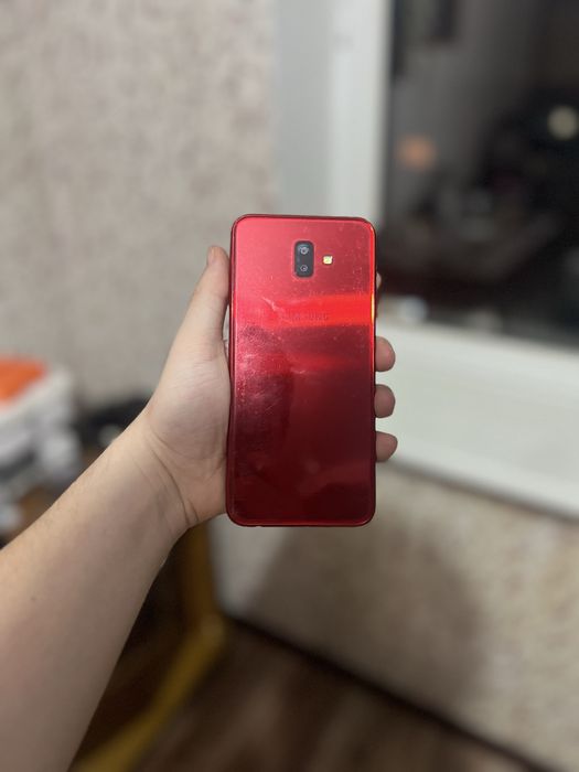 Смартфон Samsung galaxy j6+