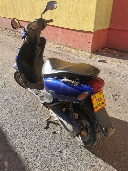 Schimb, Vând scuter Piaggio 50 cc 4t limitat 25kmh, si Yamaha Neo'S 50cc 2t
