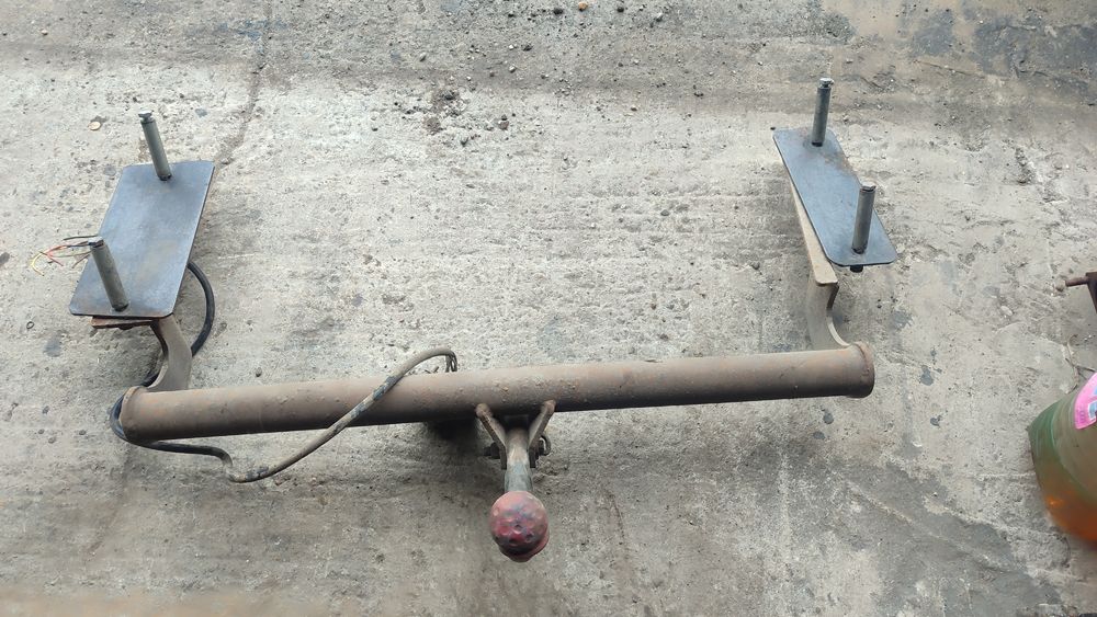 Оригиналнен теглич Форд фокус мк1(хечбек)